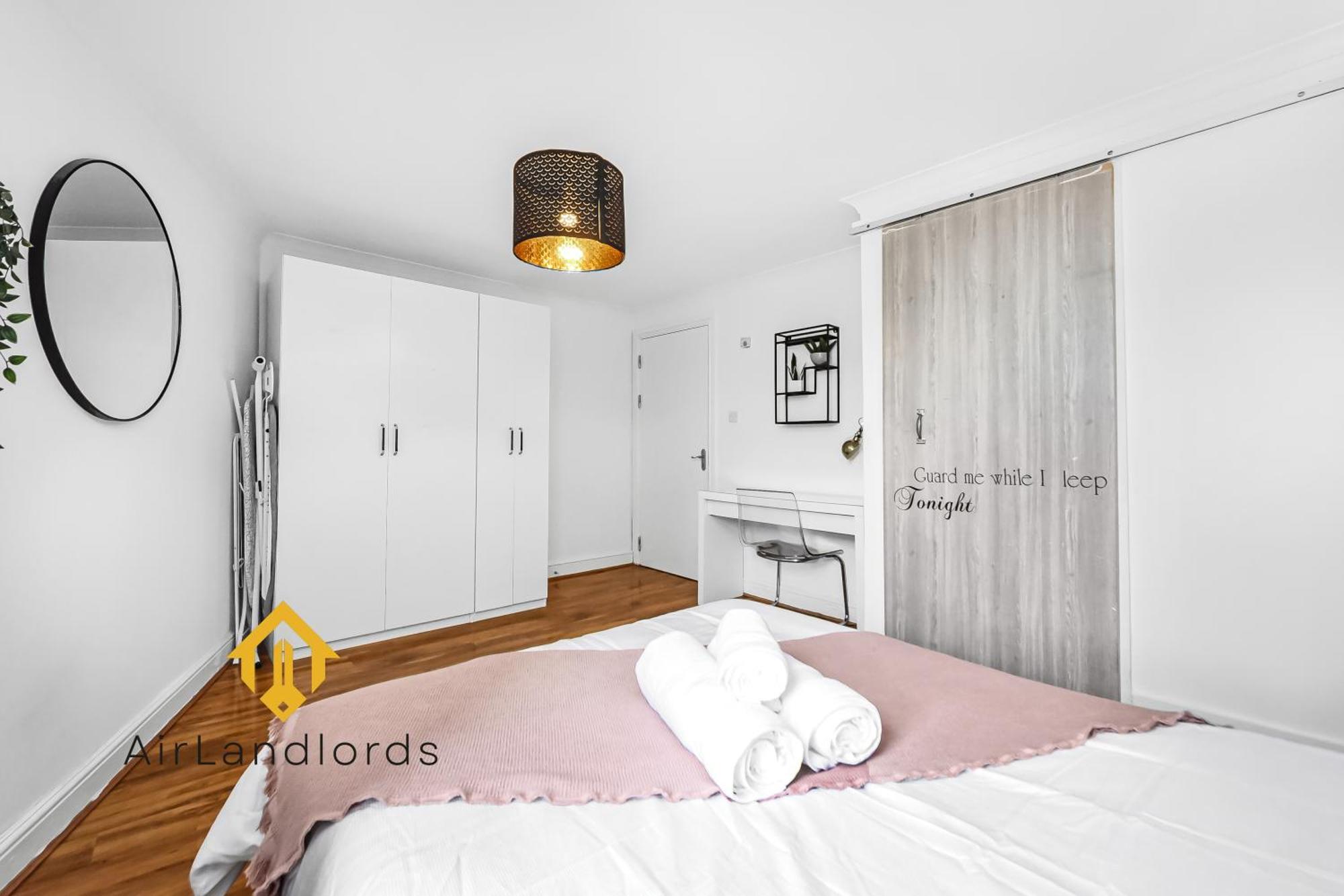 Apartment Superb 3 Bedroom Flat- Amazing River View 5 Stars