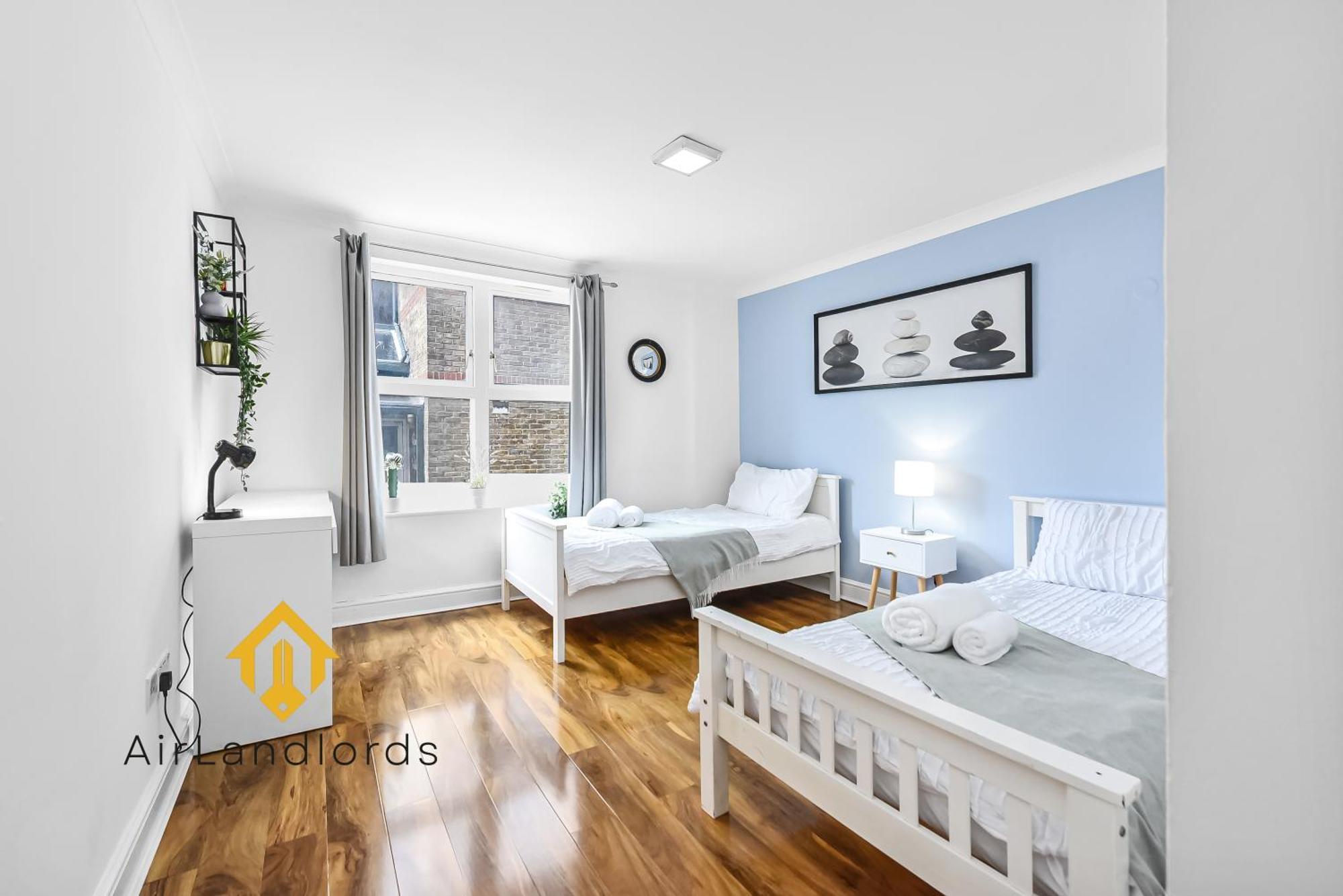 Superb 3 Bedroom Flat- Amazing River View 5 Stars Apartment *