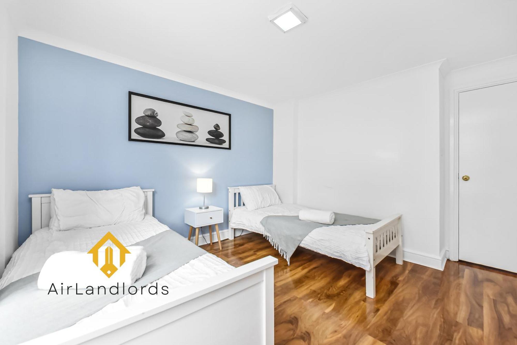 Apartment Superb 3 Bedroom Flat- Amazing River View 5 Stars *