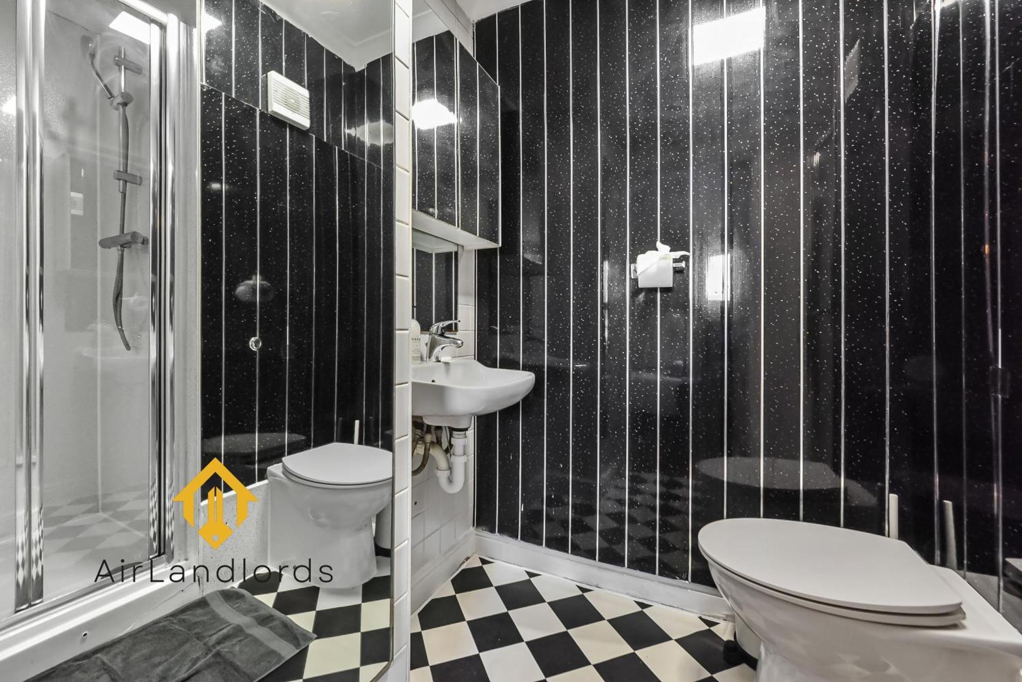 Apartment Superb 3 Bedroom Flat- Amazing River View 5 Stars London